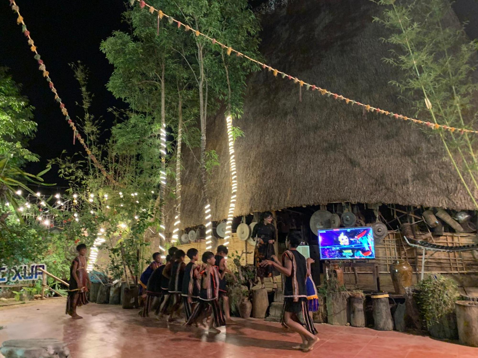 Khu Du Lich Sinh Thai, Nghi Duong Homestay Hoang Anh - Kon Xom Luh Kon Tum Eksteriør billede